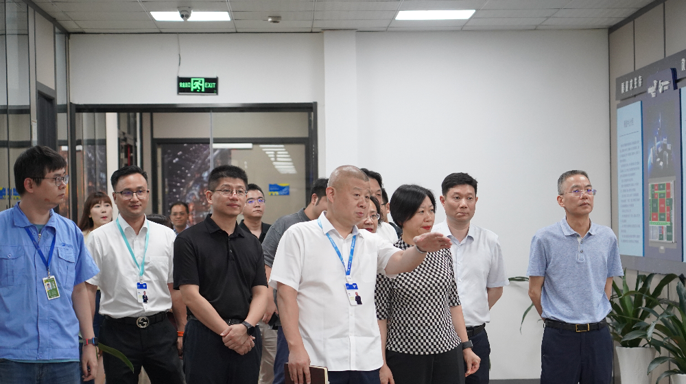 西湖区委副书记、区长周扬一行莅临浙大完美online(中国)调研、指导工作